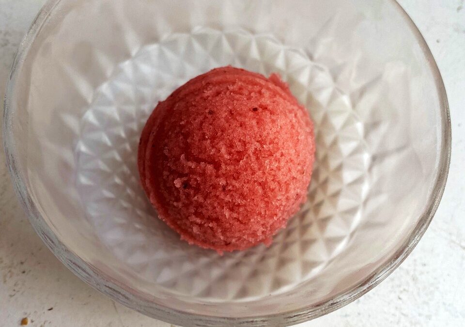Erdbeer-Molke Eis