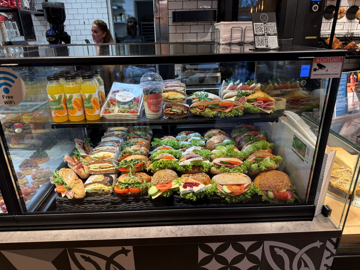 Laya Café - Bäckerei , Pâtisserie , Konditorei HH