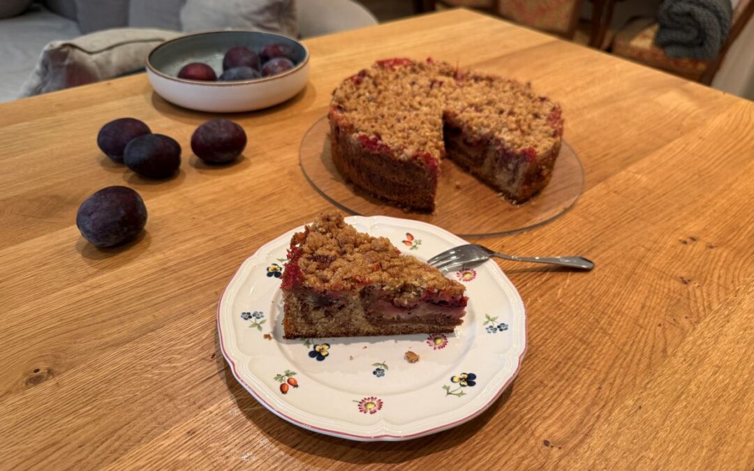 Marmorierter Zwetschken-Streuselkuchen vegan
