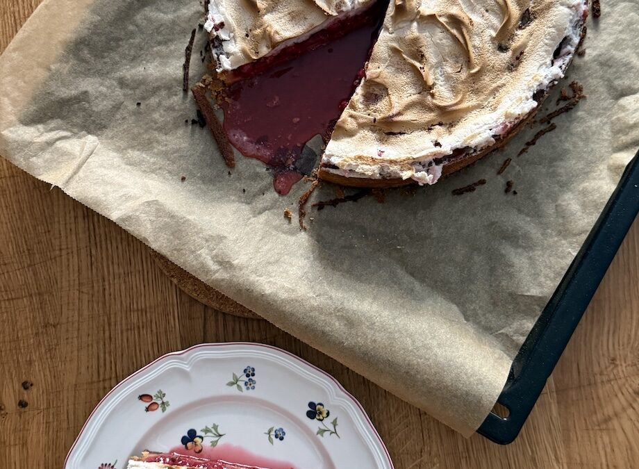 Ribisel-Schaum Torte vegan